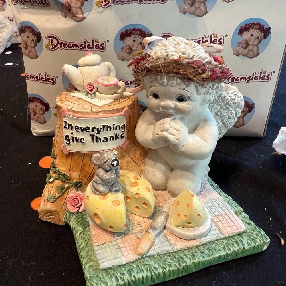 Dreamsicle Figurine “give thanks”